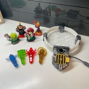 Sky landers trap team set.